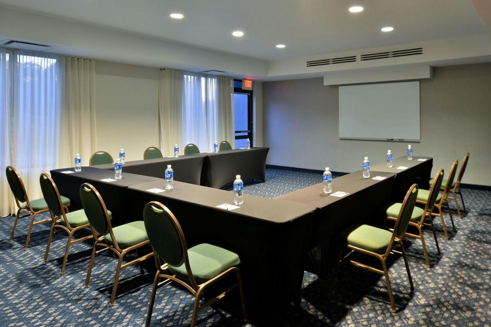 Courtyard By Marriott Harrisburg Hershey Exterior foto