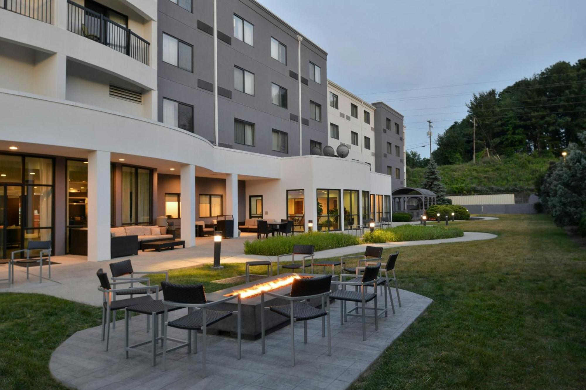 Courtyard By Marriott Harrisburg Hershey Exterior foto